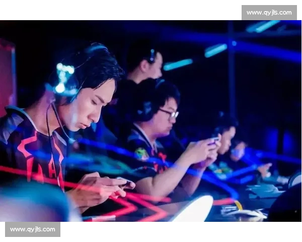 电竞选手的“快餐式”爱情真情在赛场之外悄然萌芽