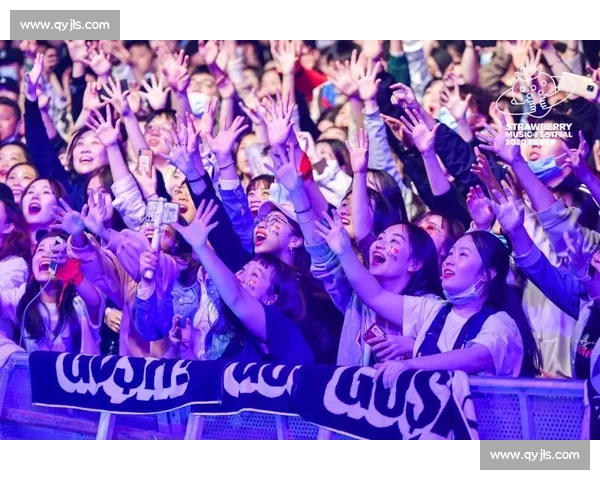 粉丝疯狂!现场观众热情似火,为爱豆加油打call!